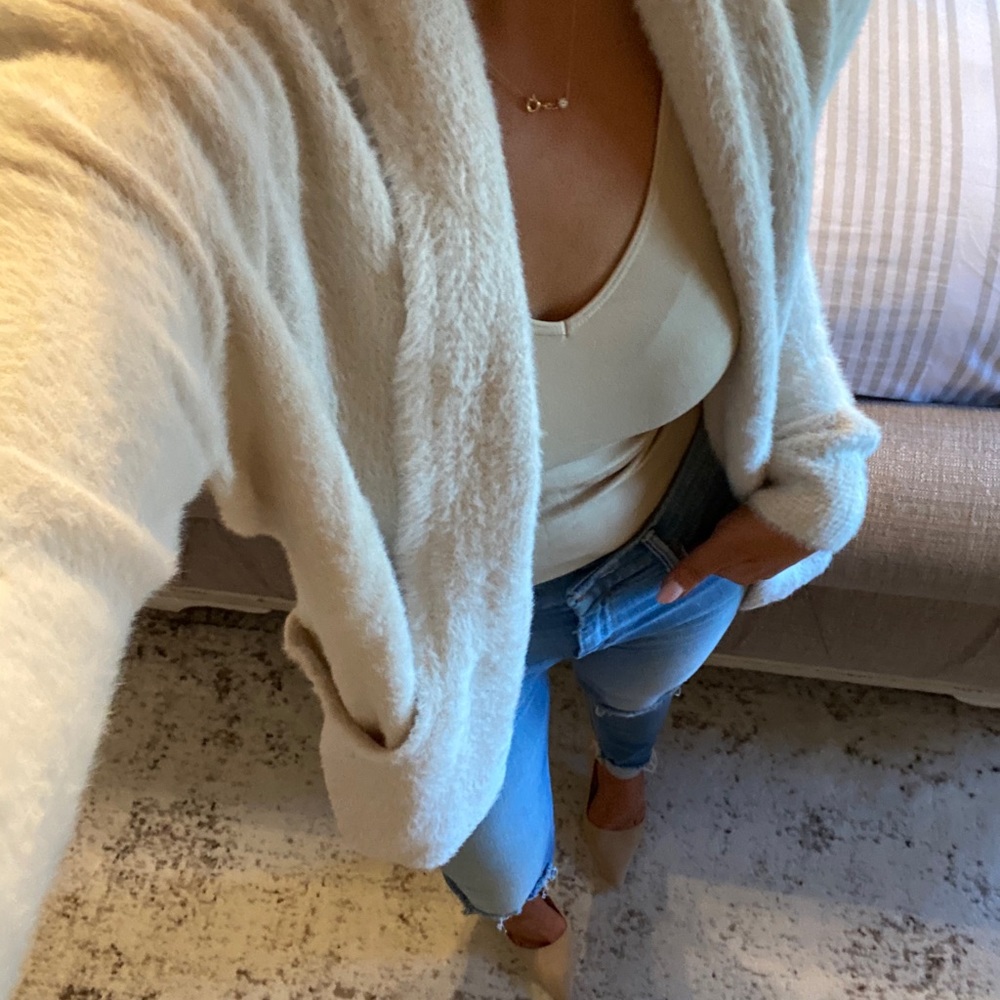 New🤍Ultra soft snuggly cardigan in bone - Picture 3 of 6
